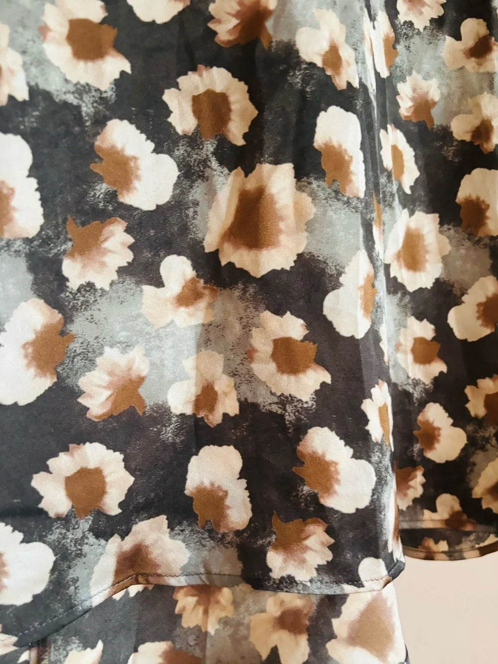 Nekane/NKN Wrap Skirt Medium - Picture 6 of 9